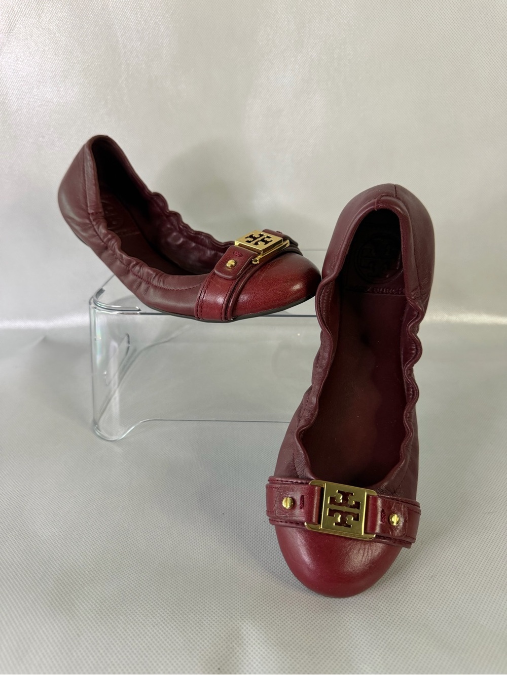✨ Tory Burch Burgundy Leather Ballet Flats • Gold Logo • Size 6M • Never Worn